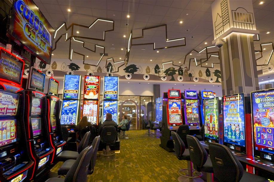 Century Casino St Albert dining and lounge